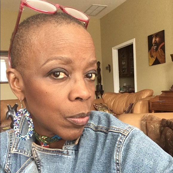 Meet your Posher, L - Picture 1 of 1